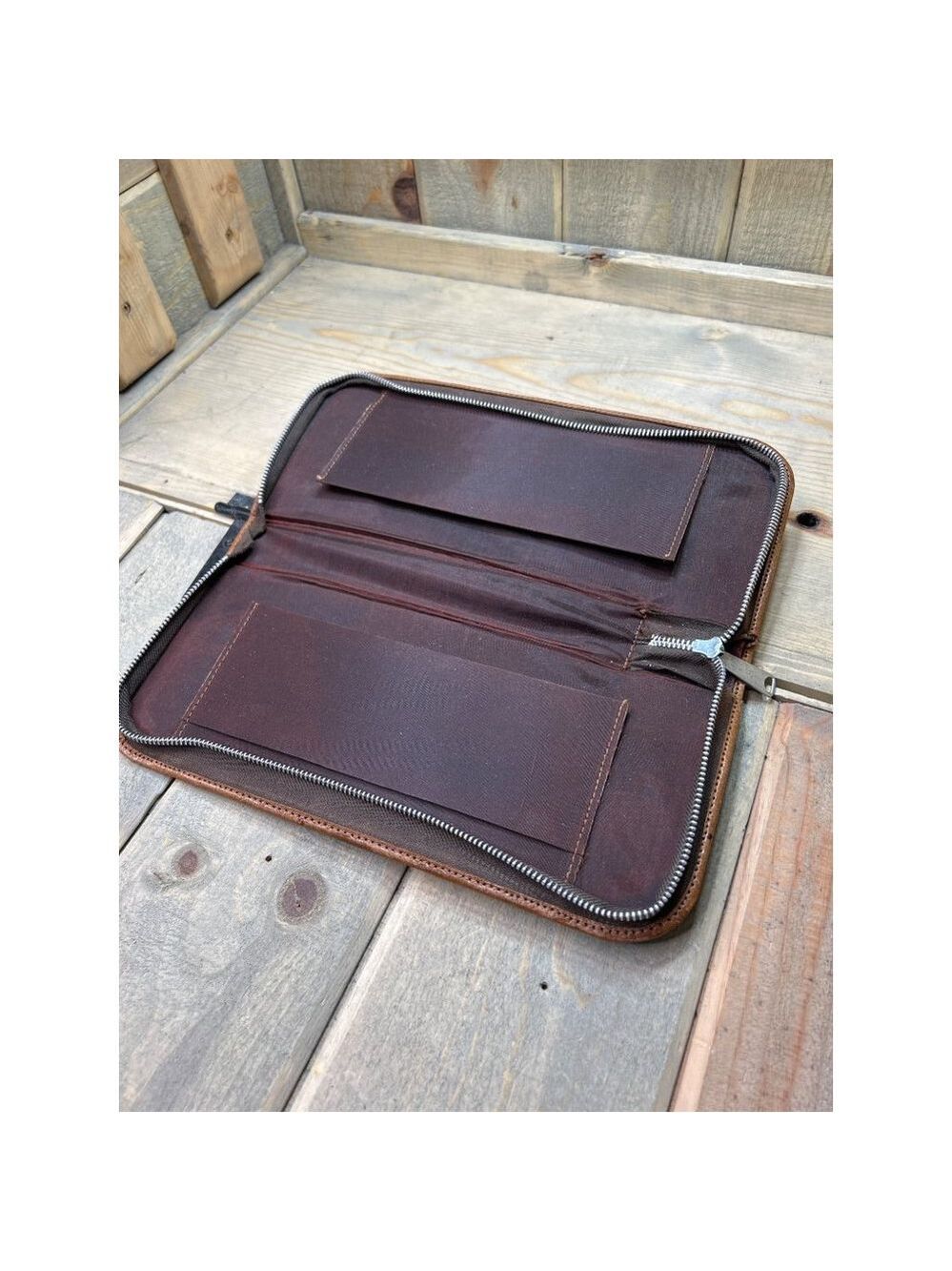 Unusual Vintage Mexico 'Tooled Leather' look embossed long clutch purse - Picture 5 of 8